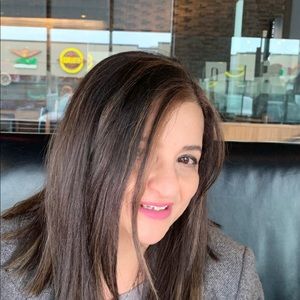 Meet your Posher, Maya